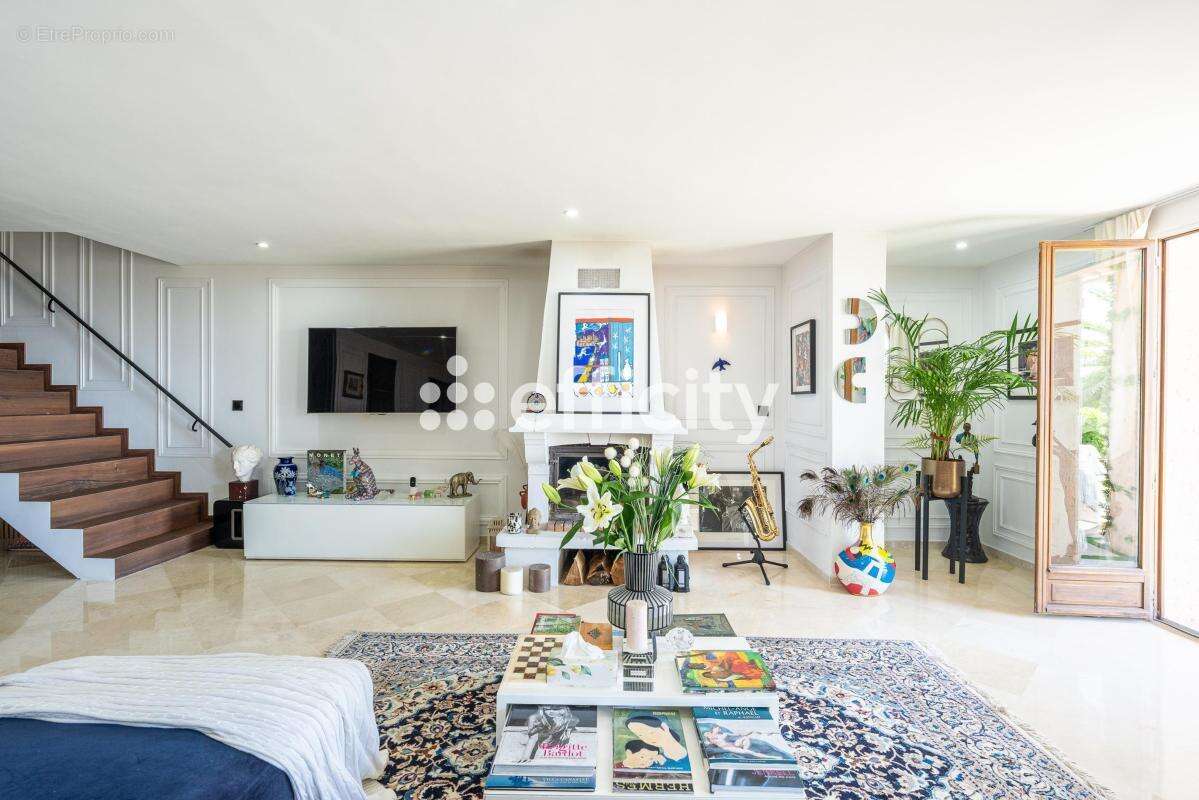 Maison 130 m² à Vallauris  - photo 2