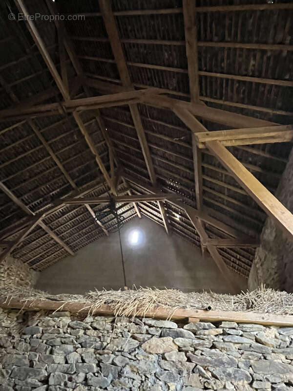 Grange à 200 mètres du 1er voisin ! - photo 5