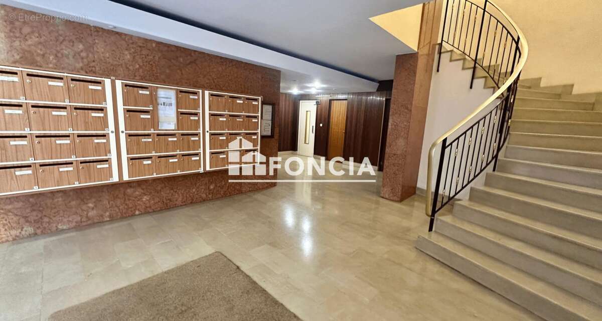 Appartement à MARSEILLE-5E