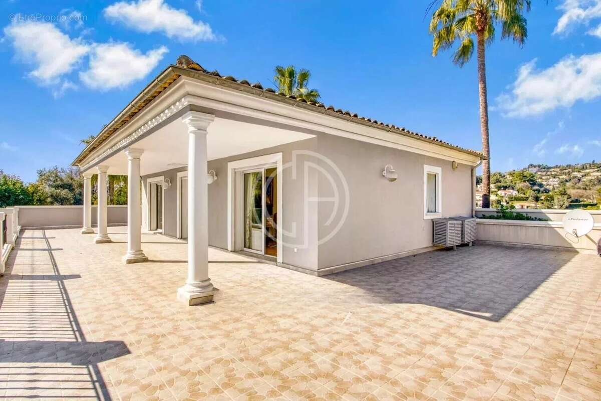 Maison à MOUGINS