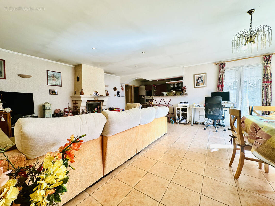 Maison à VILLENEUVE-DE-LA-RAHO