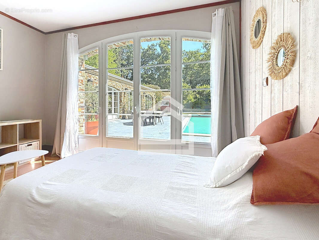Élégante maison avec dépendance, parc paysager, piscine et au calme - photo 17