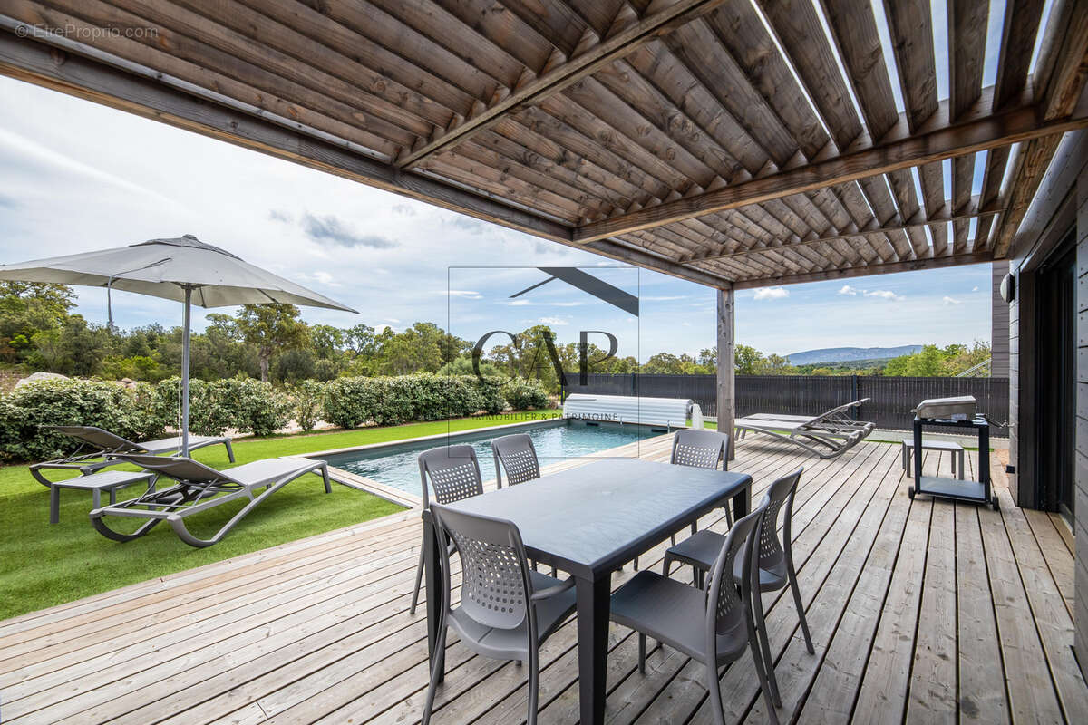 ACTE EN MAIN   Villa T4 avec Piscine Privative Chauffée   Domaine 5***** à Lecci   Investissement Premium - photo 8