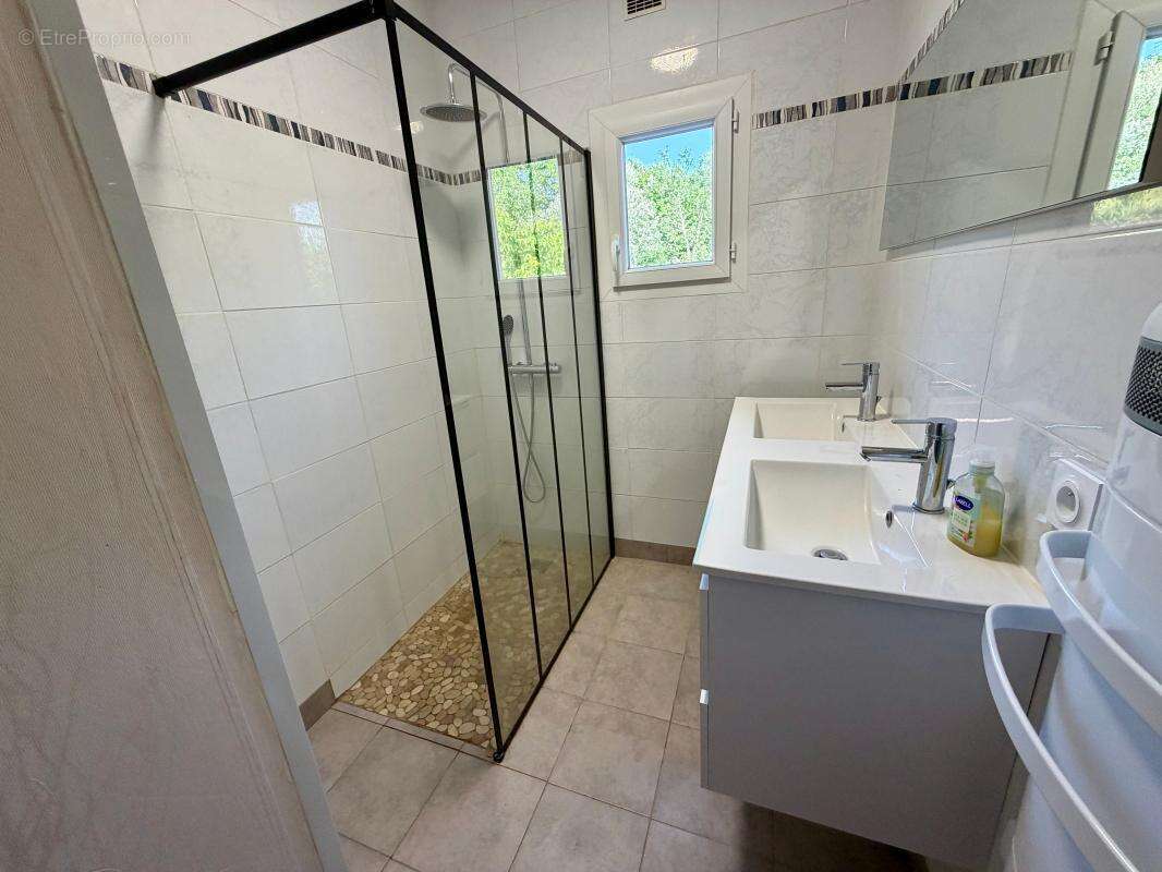 Maison à pied du centre de Sainte-Alvère - photo 12