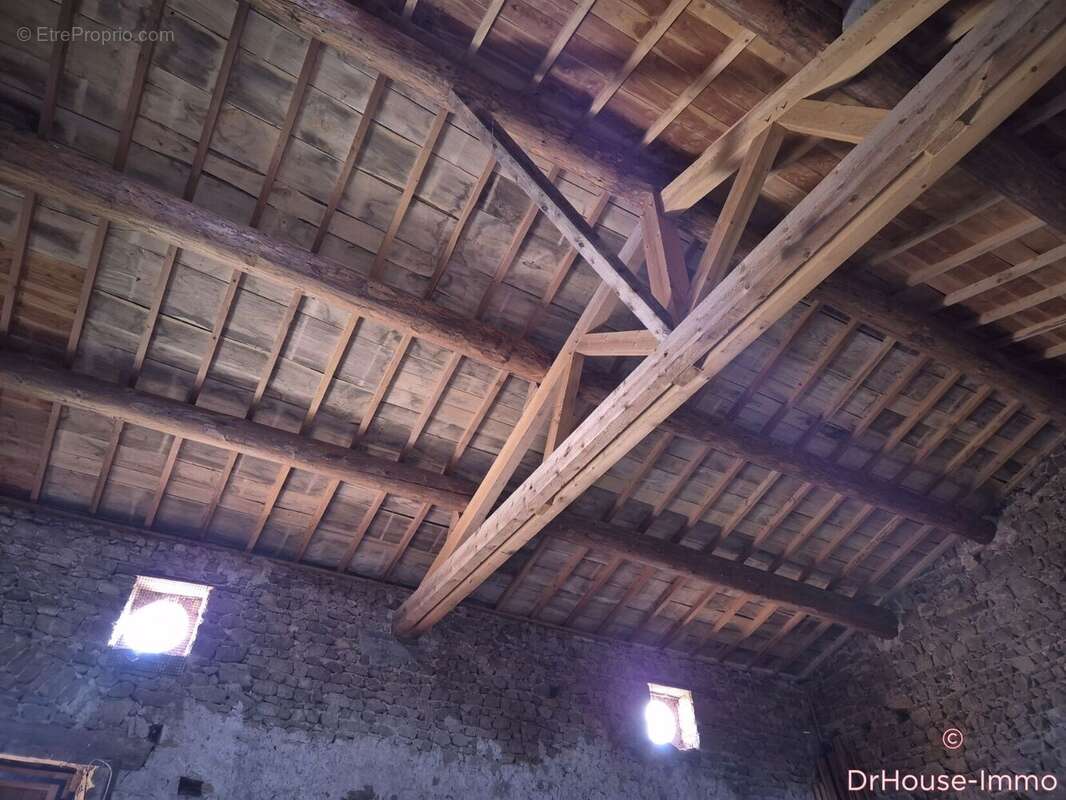 Maison 130 m² à Ceilloux  - photo 12