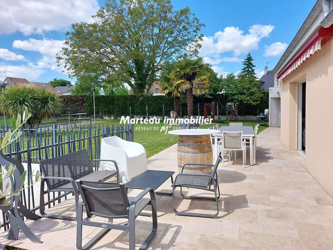 LA BAZOGE - Maison 6 pièce(s) 164 m2 - photo 5