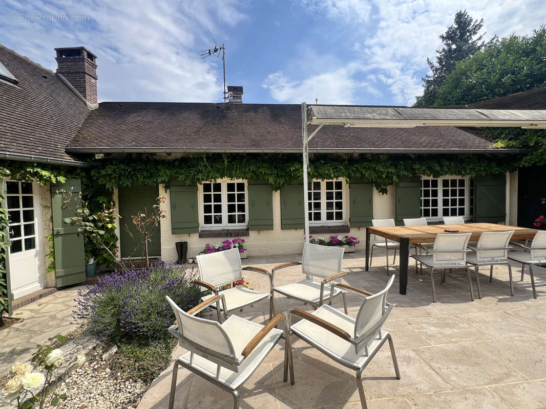 CHERISY 5 min - Charmante maison de caractère avec terrasse, garage et chalet de jardin - photo 10