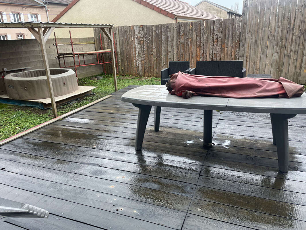 Maison à CHENEVIERES