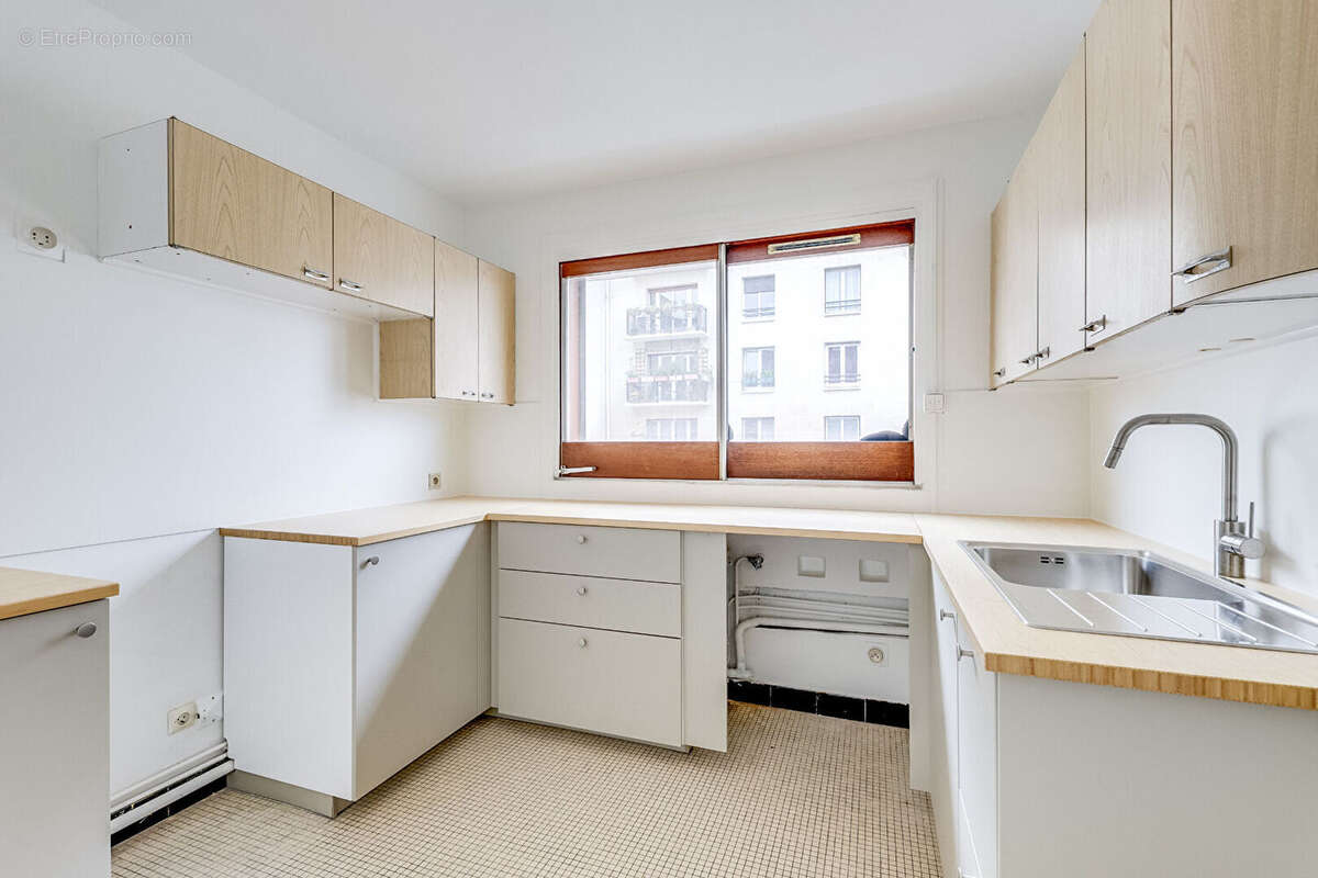 Appartement à PARIS-14E