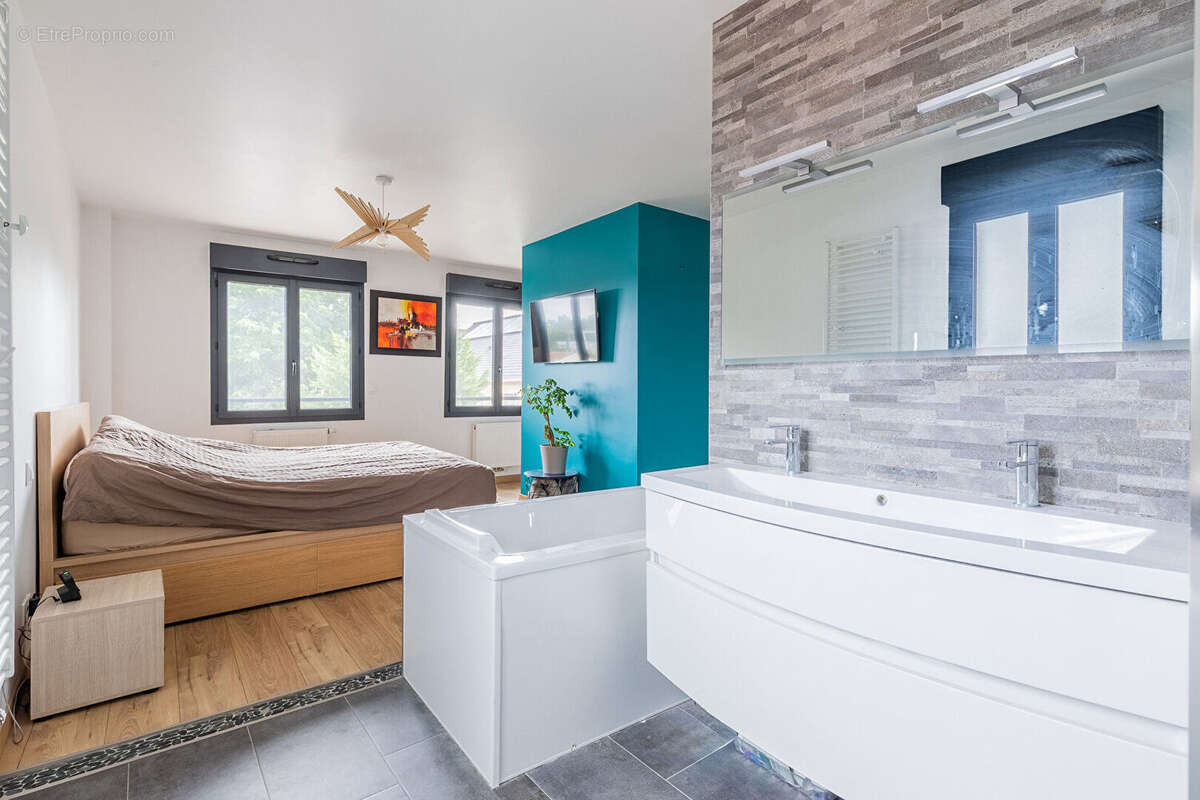 Maison à SAULX-LES-CHARTREUX