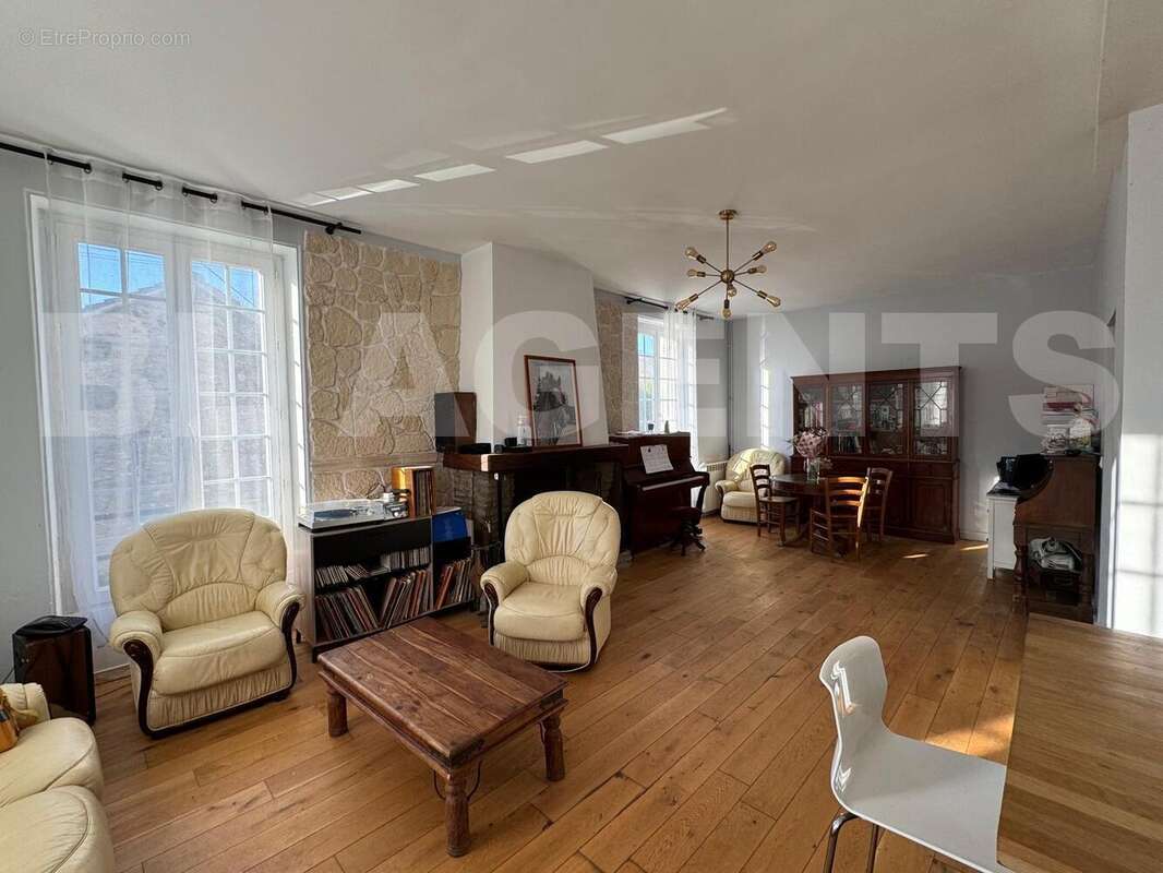 c3f1ffe2-daae-428a-a0f9-2c2730ae6f2d - Maison à CRECY-LA-CHAPELLE