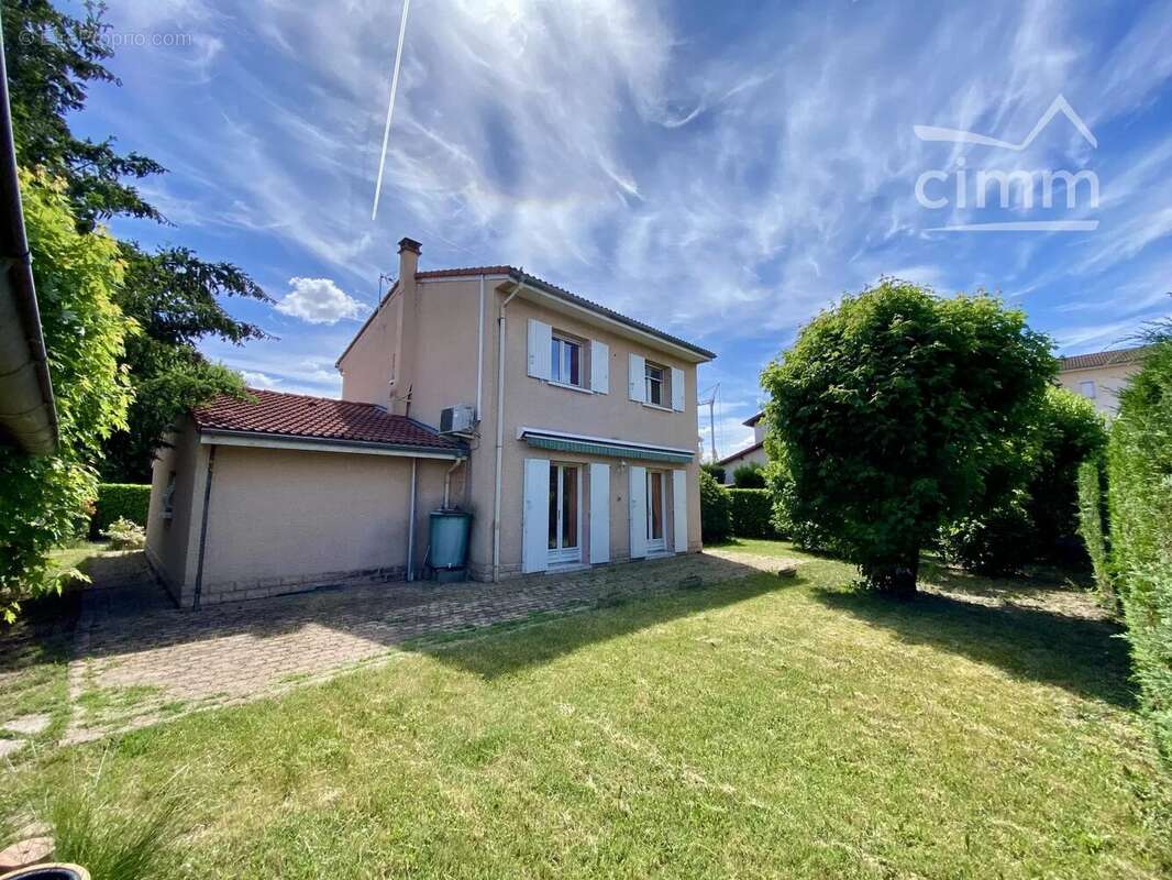 Maison à MONTROND-LES-BAINS