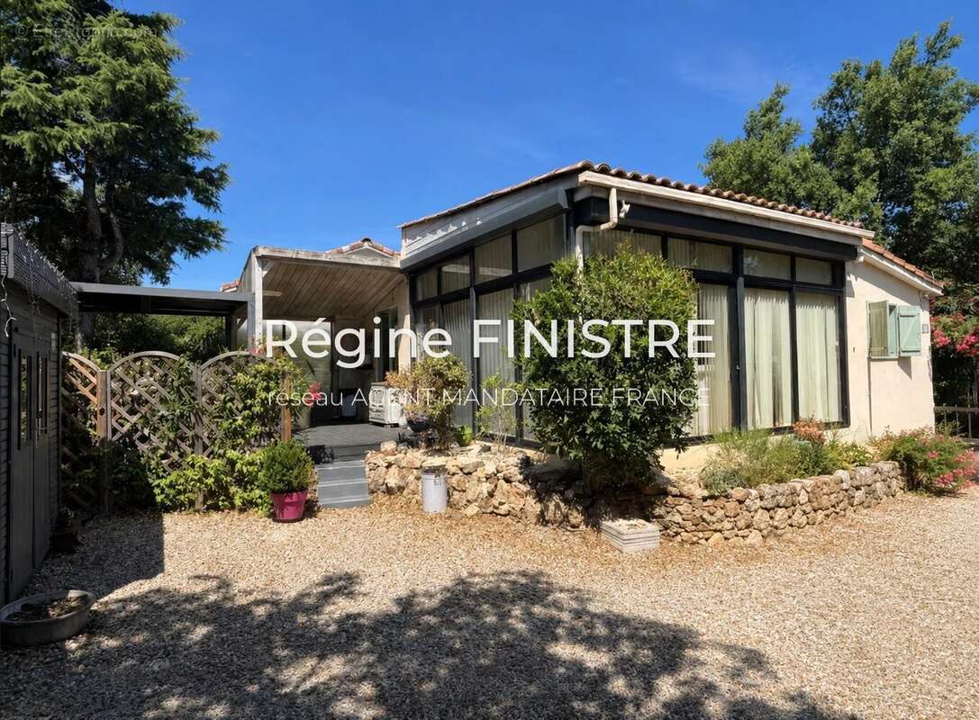 Maison à ROQUEBRUNE-SUR-ARGENS