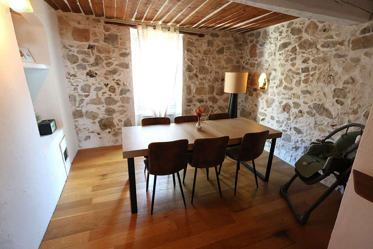 Maison à PEYMEINADE