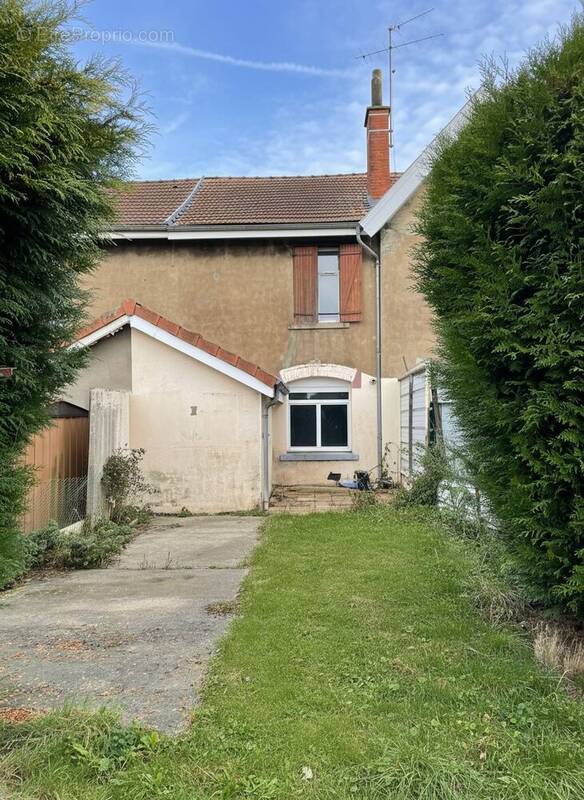 Maison à AULNOYE-AYMERIES