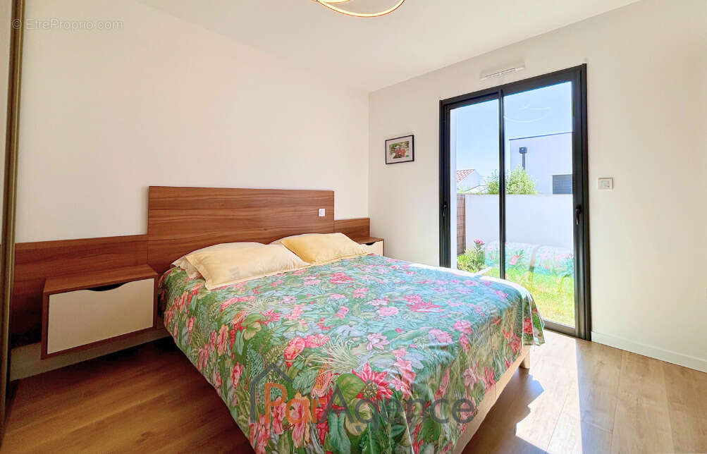 Maison à VAUX-SUR-MER