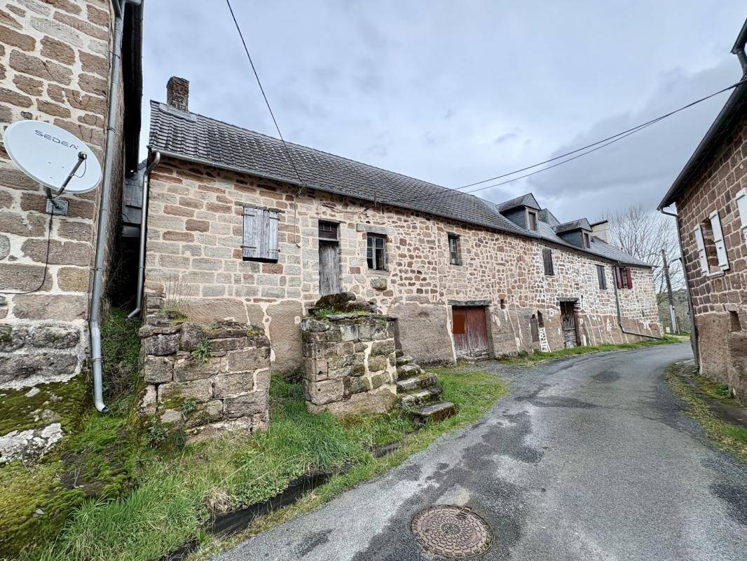 Maison à SAINT-AULAIRE