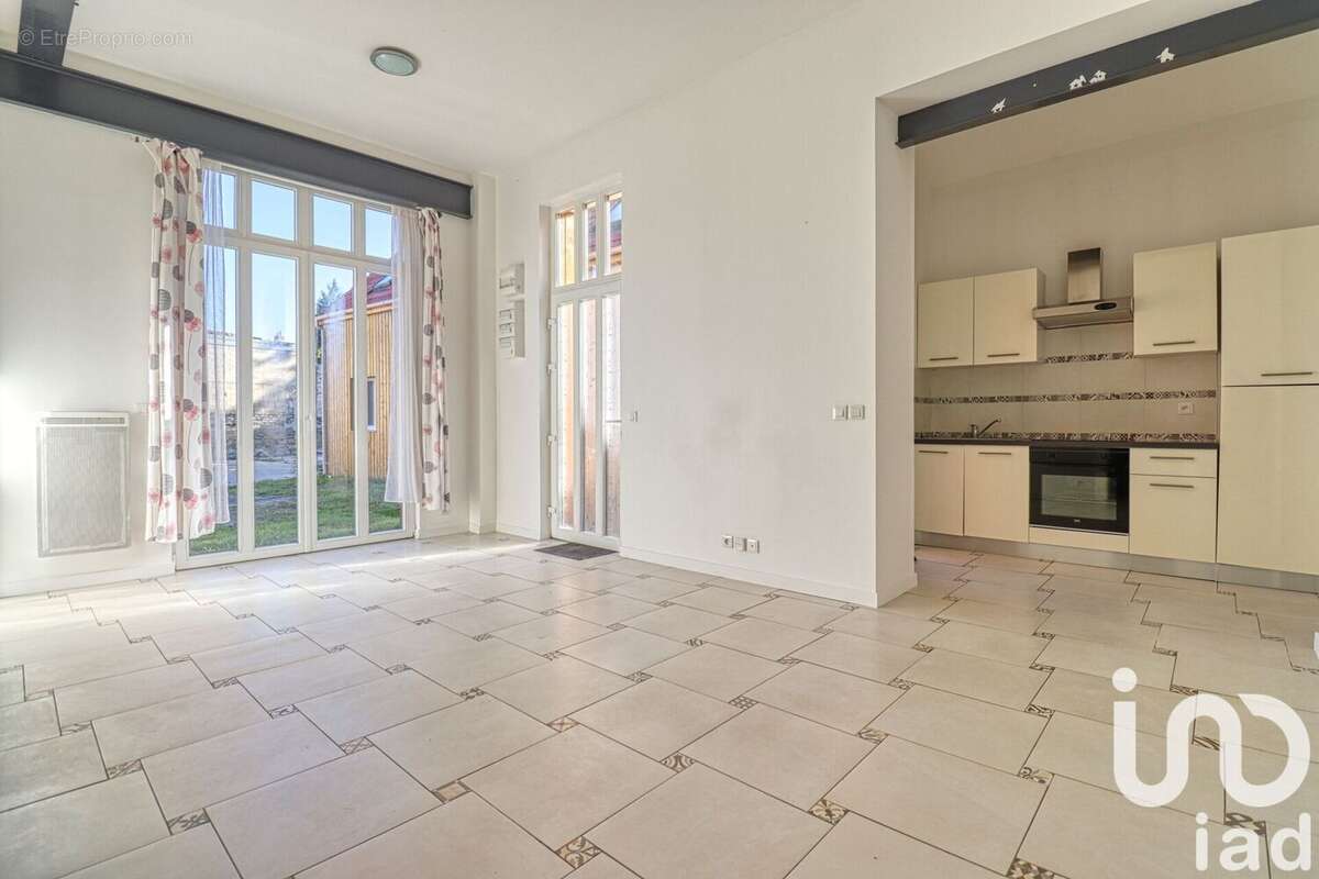 Photo 9 - Appartement à CIRES-LES-MELLO