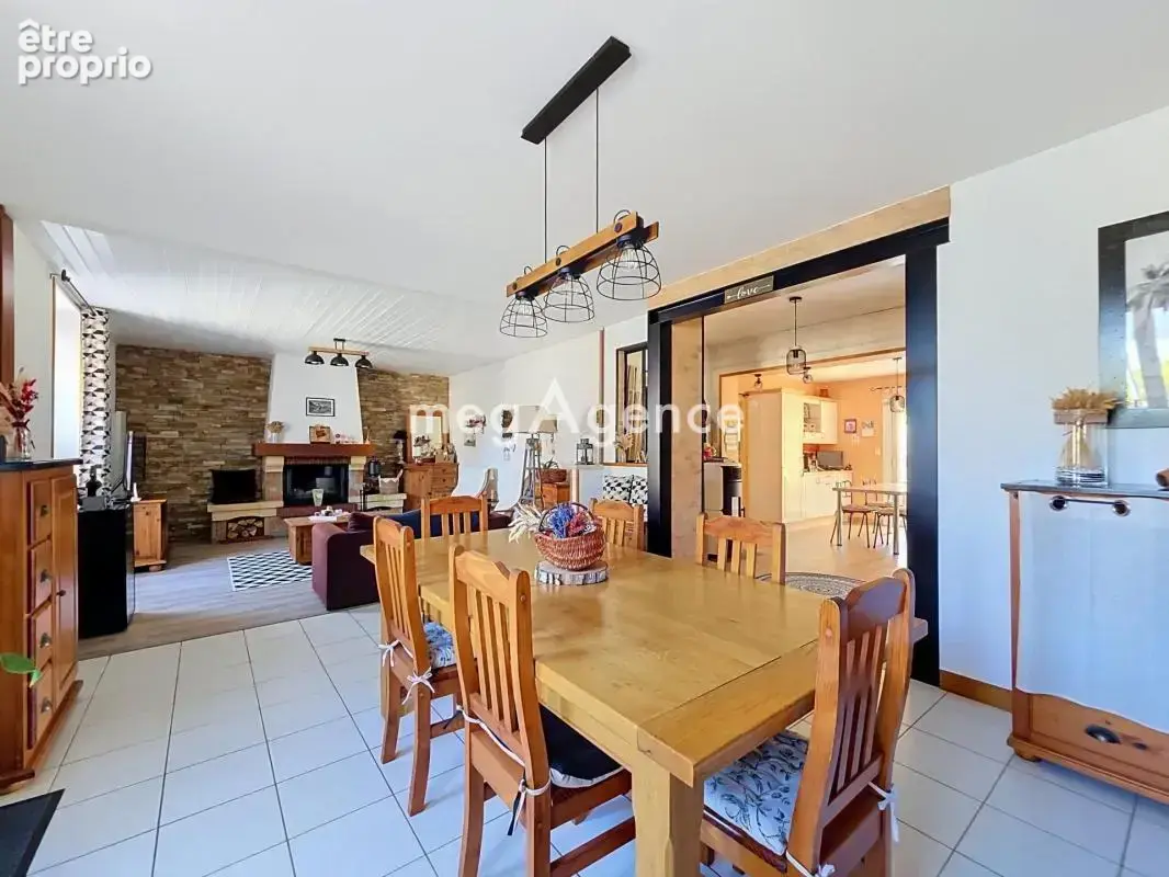 Maison de charme – Beaux volumes, 3 chambres et jardin - photo 3