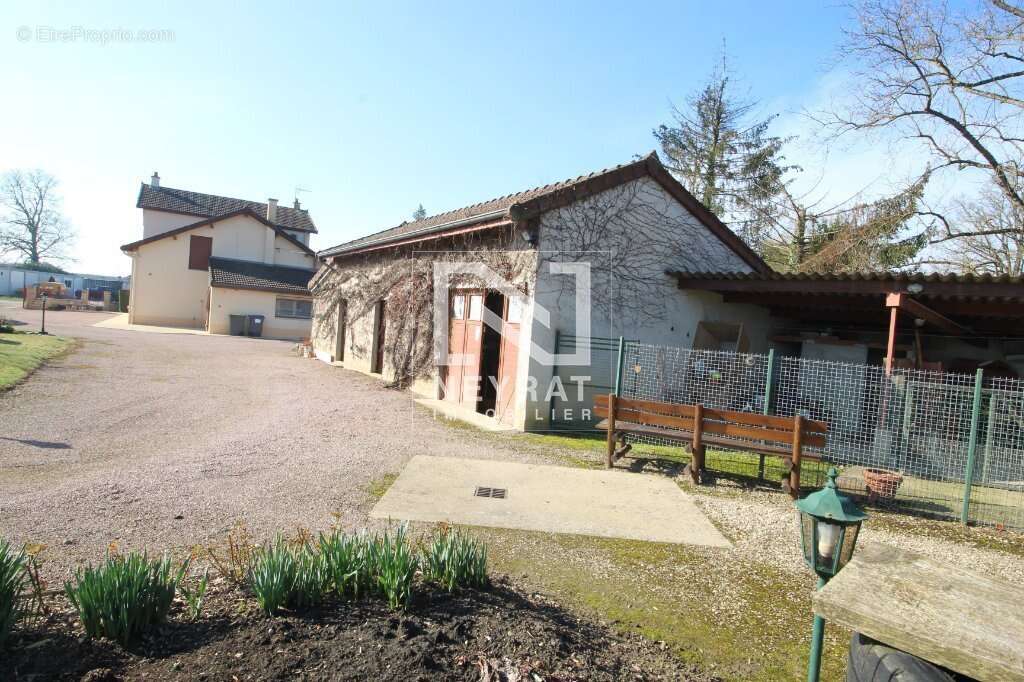 Maison à PIERRE-DE-BRESSE