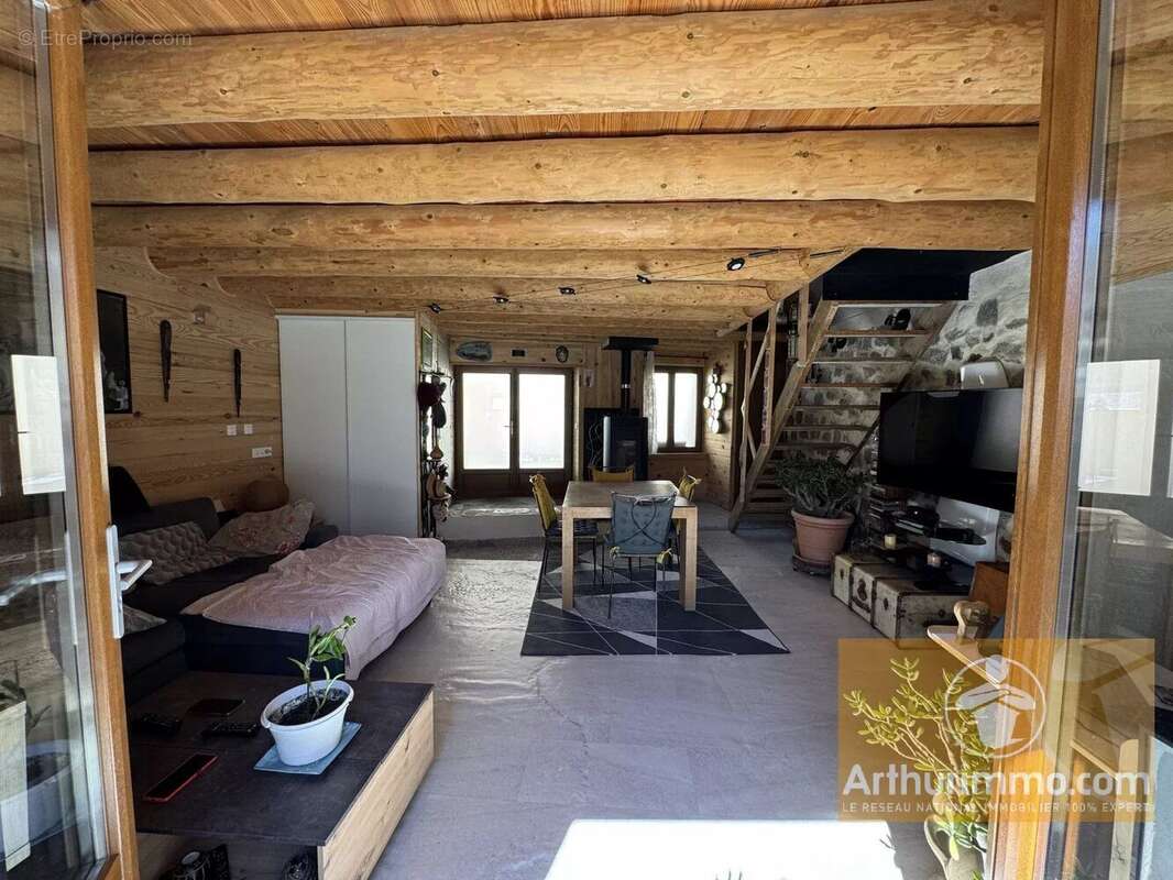 Maison à AUMONT-AUBRAC