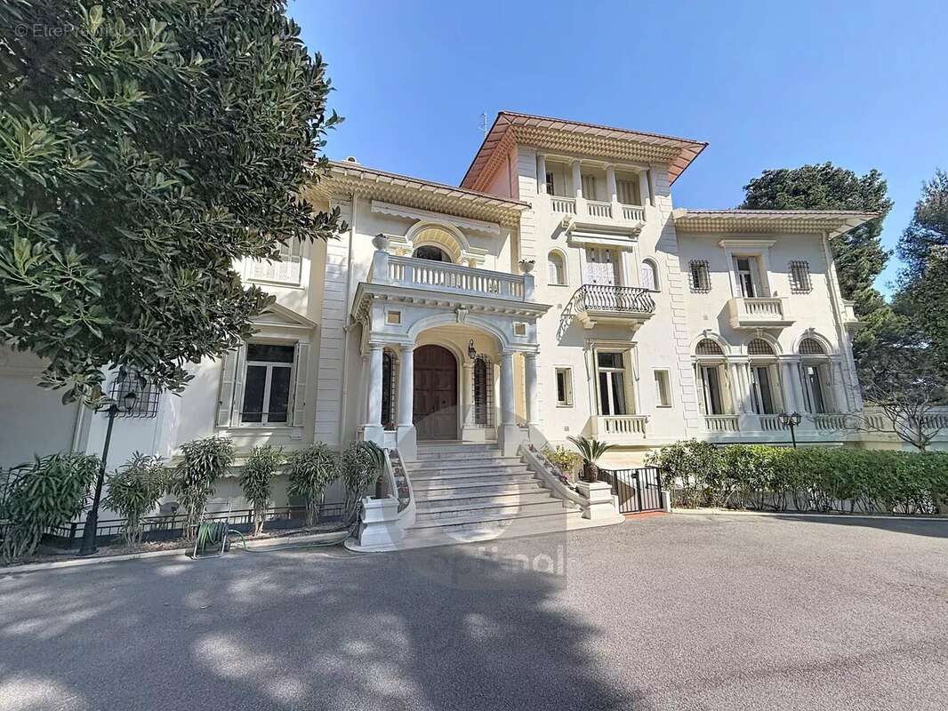 Appartement à ROQUEBRUNE-CAP-MARTIN