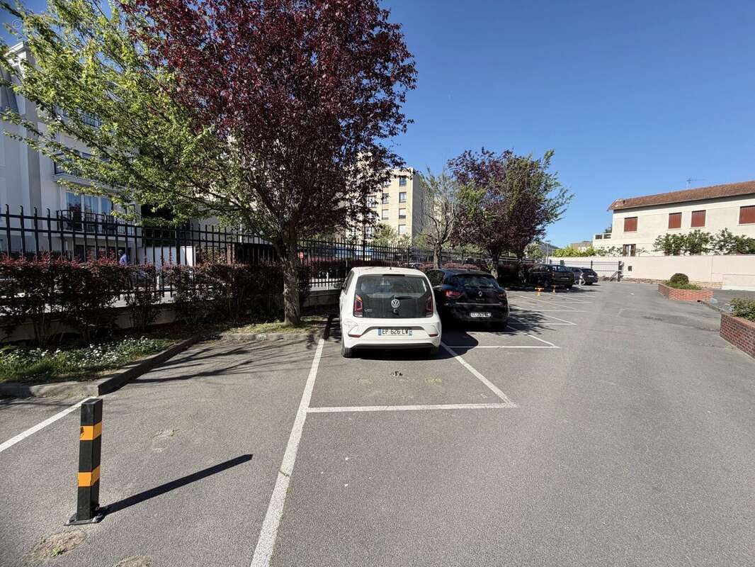 Commerce à L'HAY-LES-ROSES