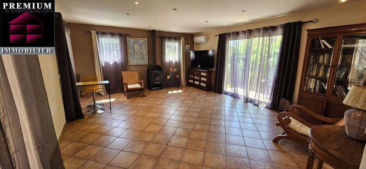 Maison à SAINT-ESTEVE