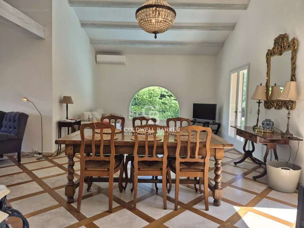Maison à MOUGINS