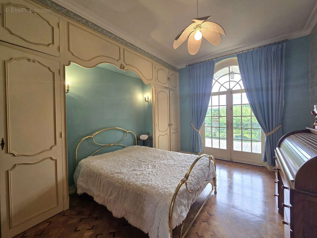 Maison à ROULLET-SAINT-ESTEPHE