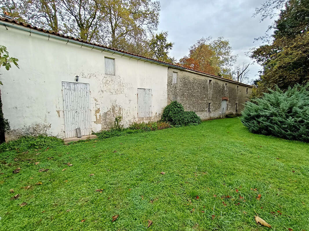 Maison à SAINT-GERMAIN-DE-MARENCENNES