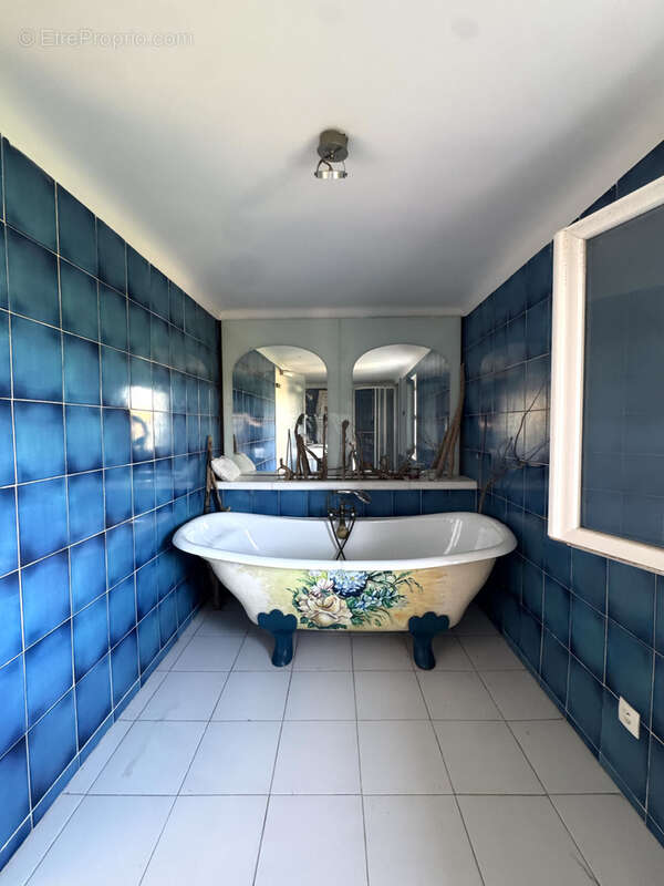 Maison d'exception en bord de mer   5 pièces   195 m2   Les Laurons, Martigues - photo 9
