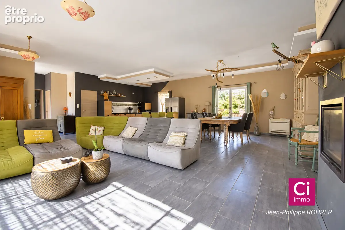 Maison récente 7 pièces avec piscine à vendre à Sainte-Anastasie-sur-Issole - photo 4