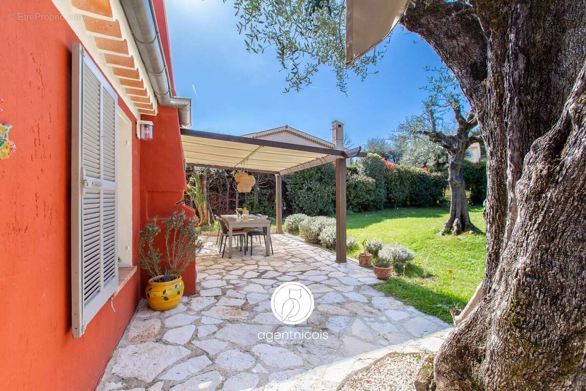 Maison à SAINT-JEANNET