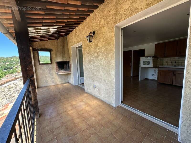 Proche Gréoux les Bains : Appartement de caractère 3 chambres avec terrasse et garage - photo 5