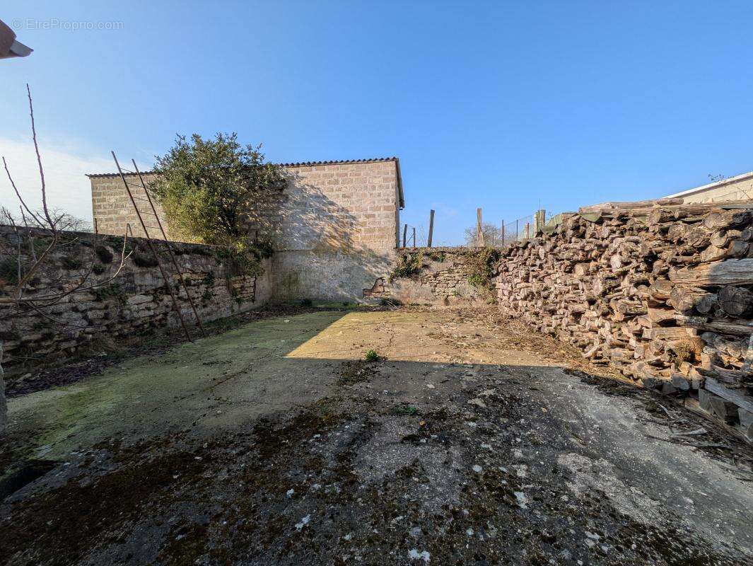 Maison à CIREY-LES-MAREILLES