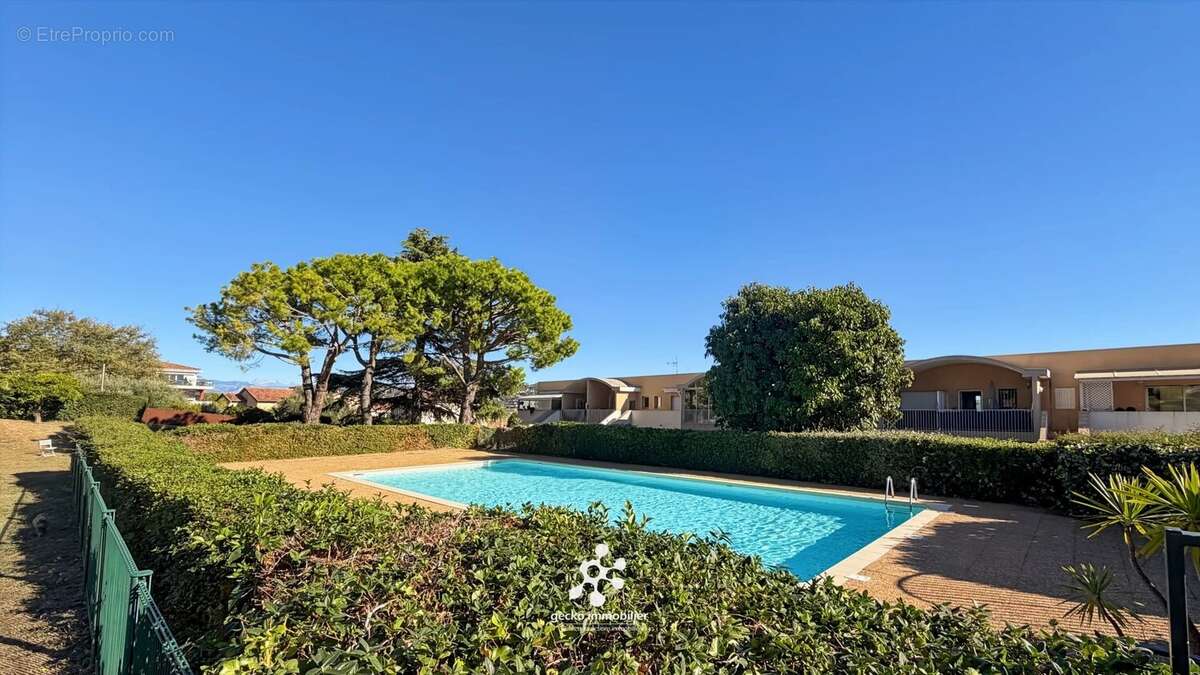 Appartement à SAINT-LAURENT-DU-VAR