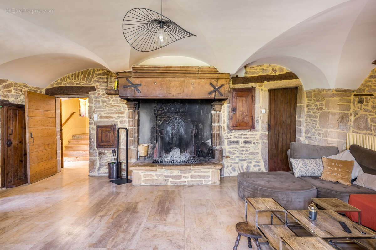 Maison à VILLE-SUR-JARNIOUX