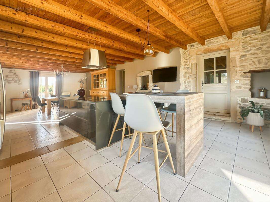 Maison à LIVRON-SUR-DROME