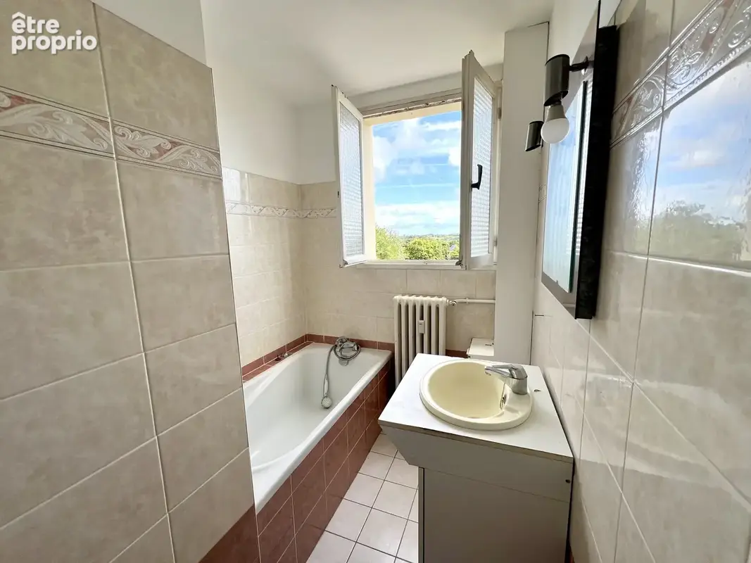 Appartement T3 à Saint Brieuc, avec caves et parking - photo 13
