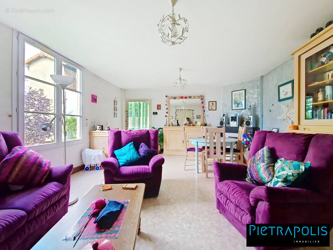 Maison à LA CLAYETTE