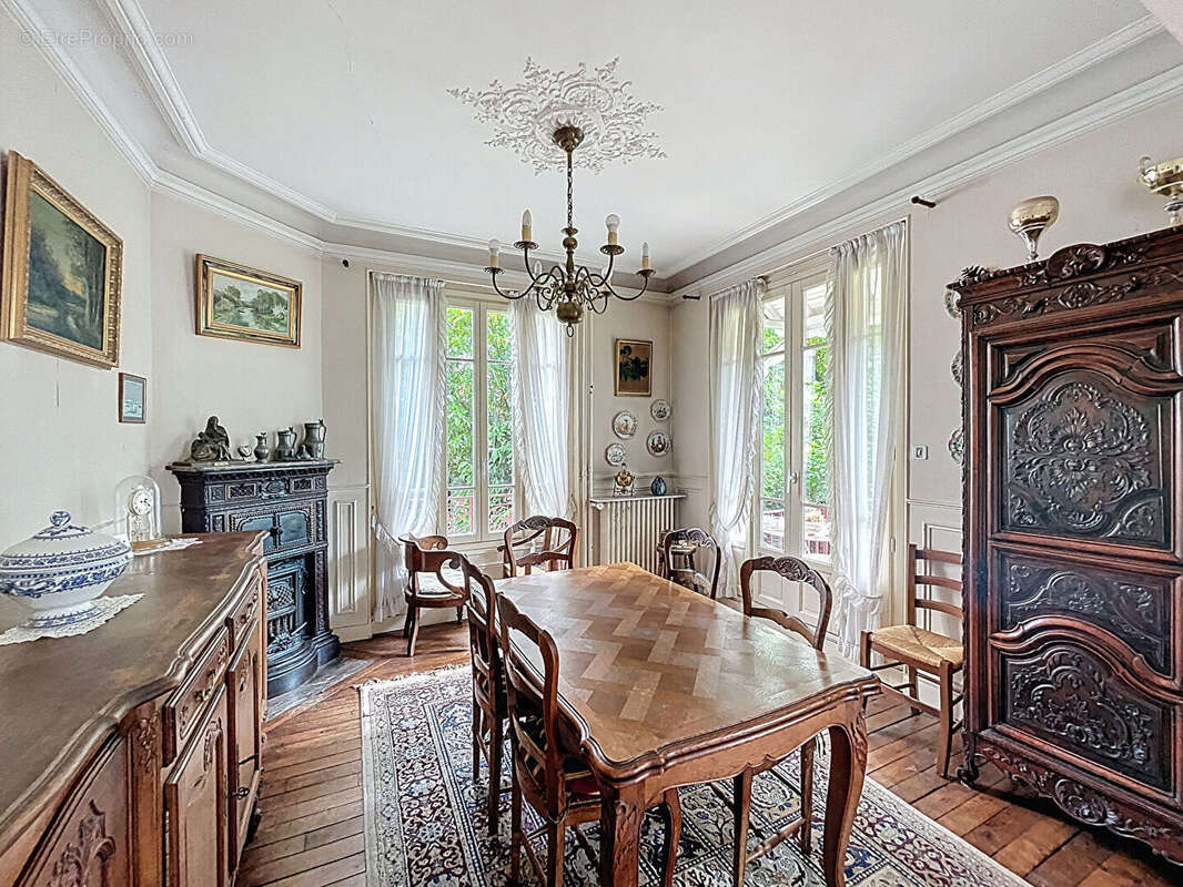 Maison à FONTENAY-AUX-ROSES