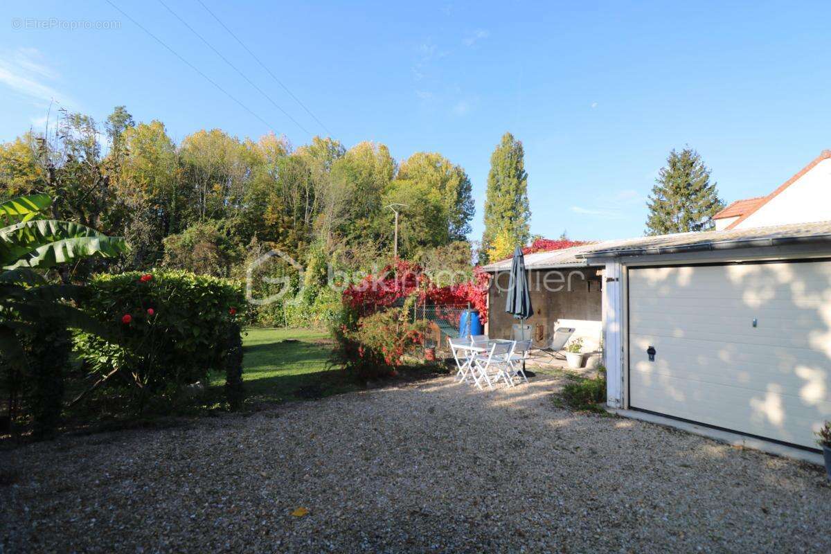 Maison à LONGUEVILLE