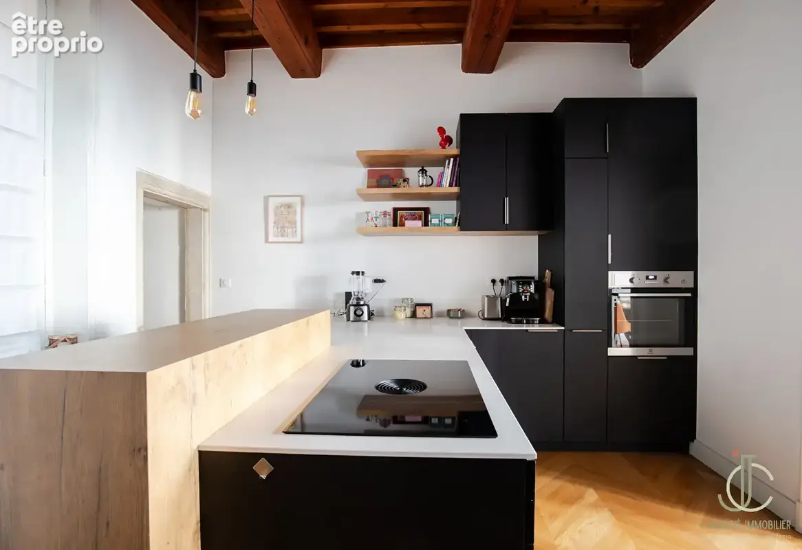 NANCY Vieille Ville - 93 m² de caractère avec garage de 30 m² - photo 2