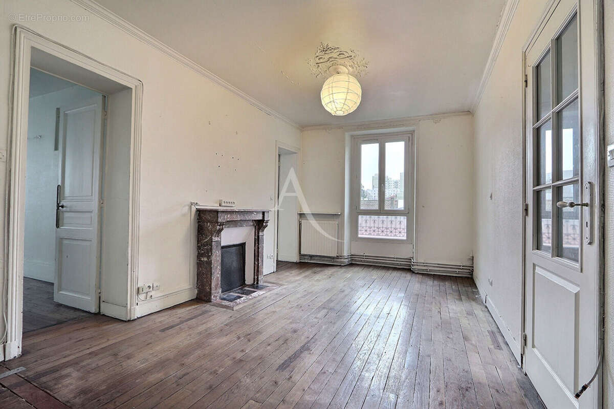 Appartement à AUBERVILLIERS