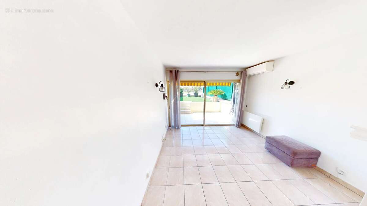 Appartement à VILLENEUVE-LOUBET