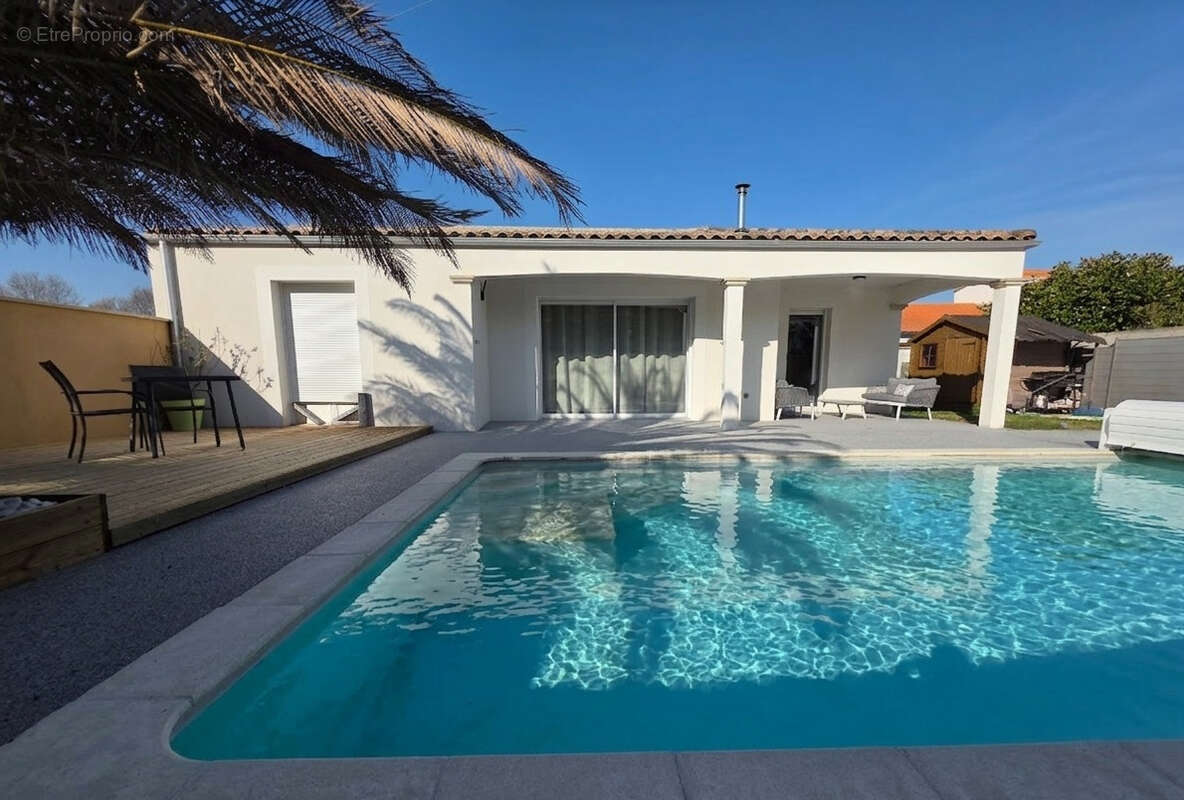 Maison à VAUX-SUR-MER