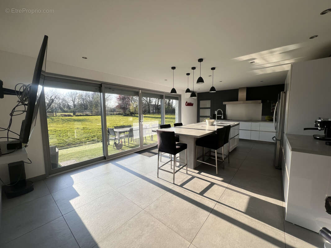 Maison à VILLARS-LES-DOMBES