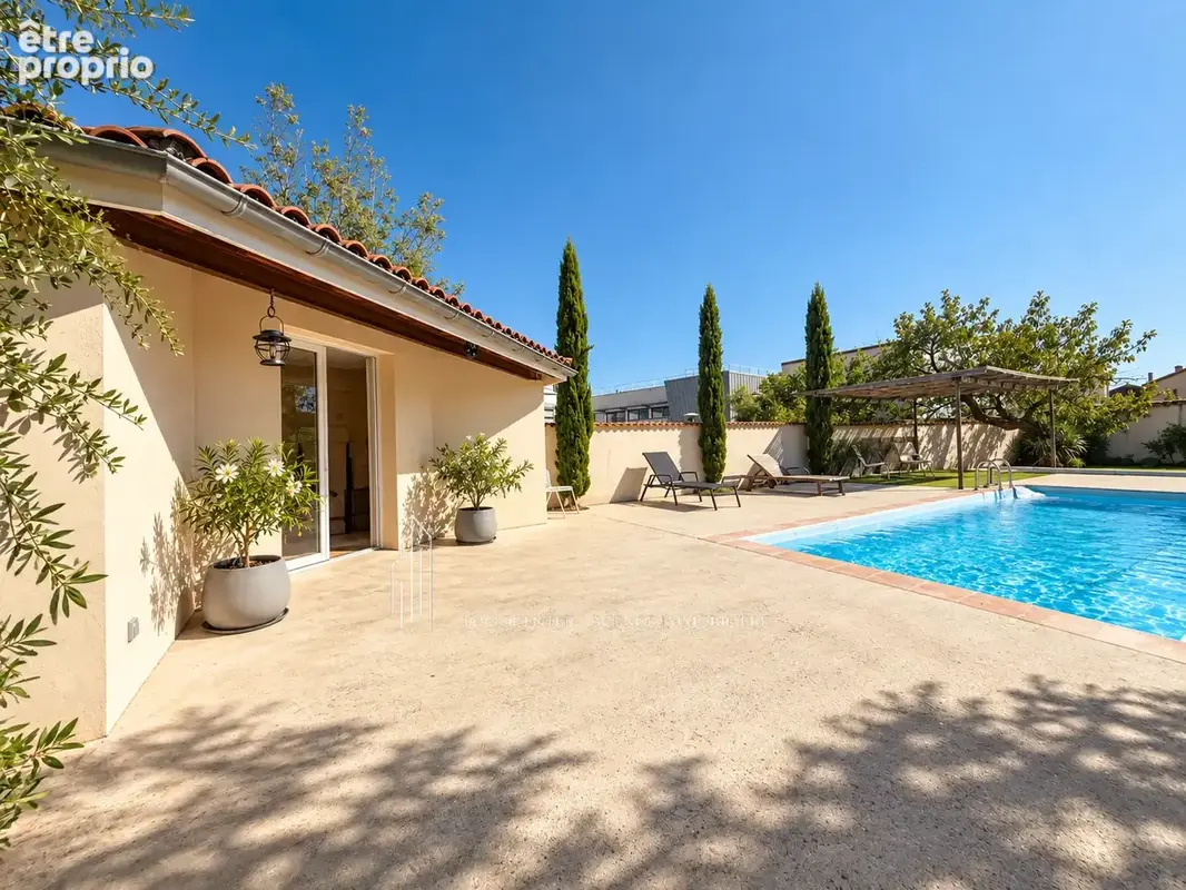 Propriété de caractère rénovée   225 m2   5 chambres   Piscine   Dépendances   DPE A/A - photo 2