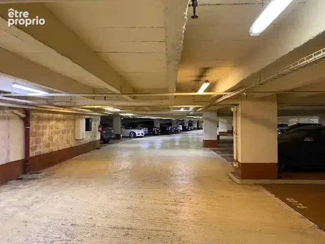 Grand parking Neuilly proximité pont de Neuilly - photo 1
